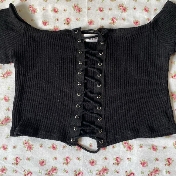 MENDOCINO - Ribbed Lace Up - Black Crop Top - Picture 2 of 7